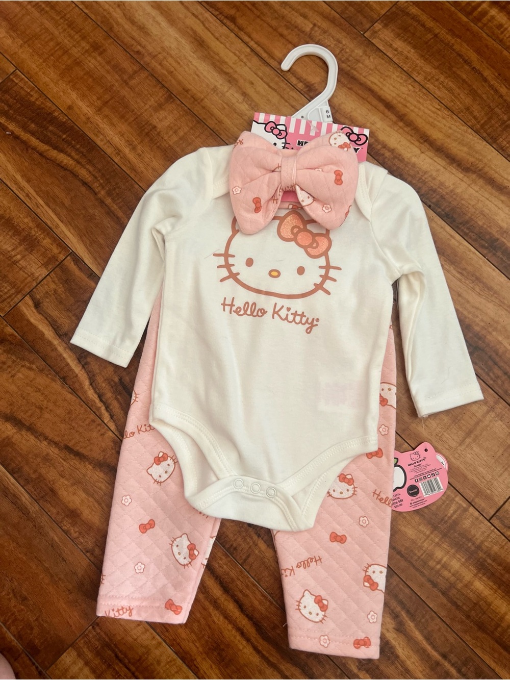 Hello Kitty Cream & Light Pink Baby 3-Piece Outfit with Bow
